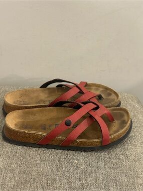 Betula by Birkenstock "Vinja" brick red strappy flat sandals Size 9